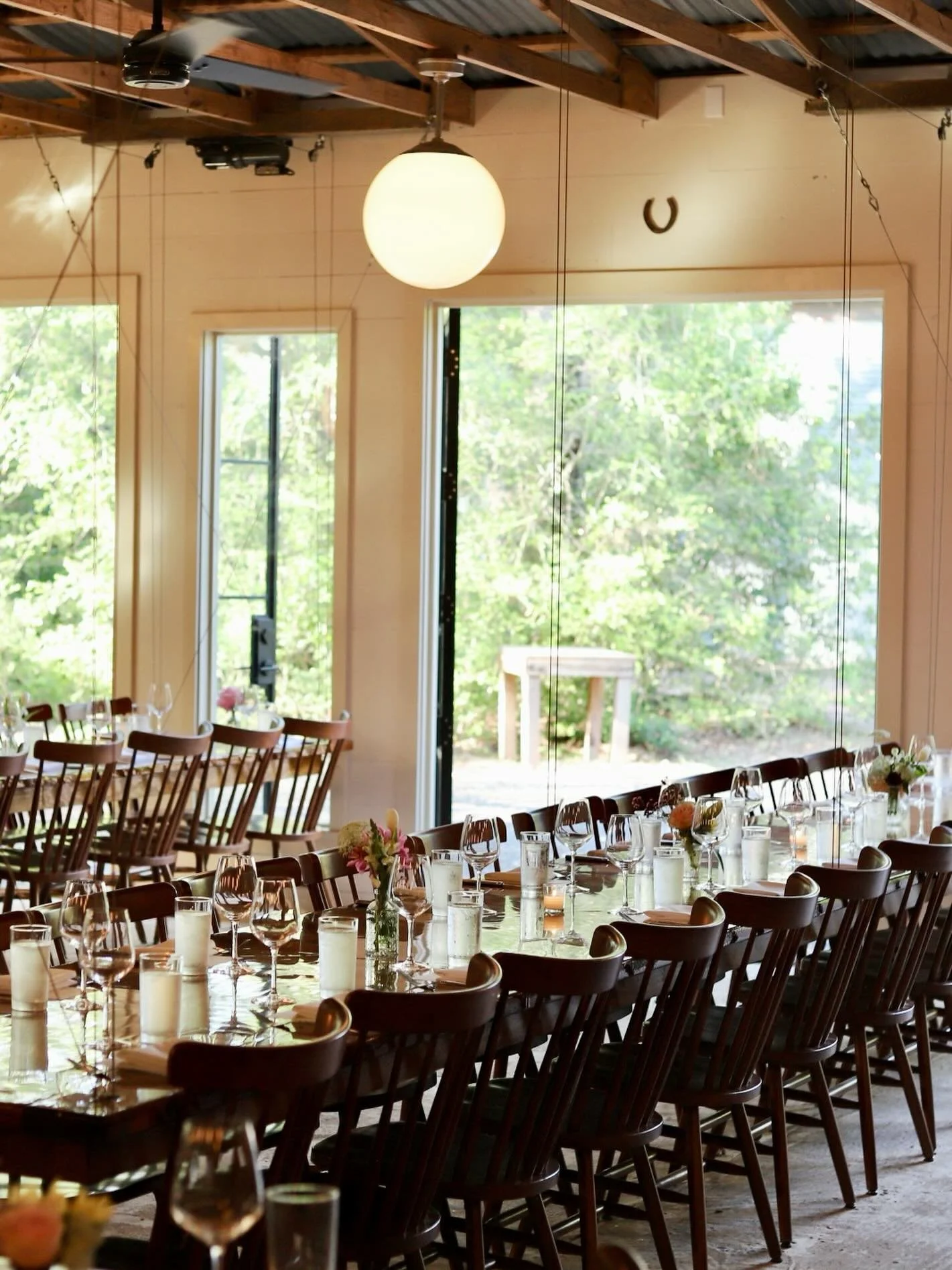 Catching that dinnertime sunshine & all the good luck.
Missing us this weekend?
*Spring Fried Chicken Friday* on 5/15 is your next chance to join us for dinner. Info in bio. We would love to see you at the Farm.